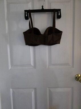 SKIMS Brown Strapless Bra Size 36D with Removable Straps